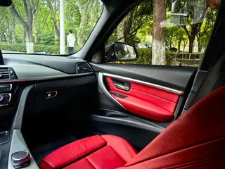 BMW 3 Series 2019 320i M Sports Obsidian Night Edition interior photo 17