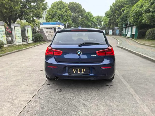 BMW 1 Series (Imported) 2018 118i Leading Type exterior photo 5