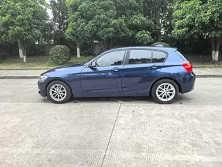 BMW 1 Series (Imported) 2018 118i Leading Type interior photo 7