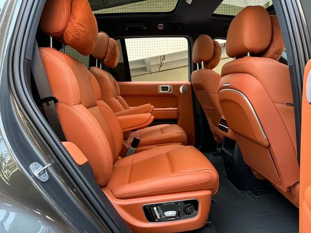 Li Auto L8 2023 Pro version interior photo 12