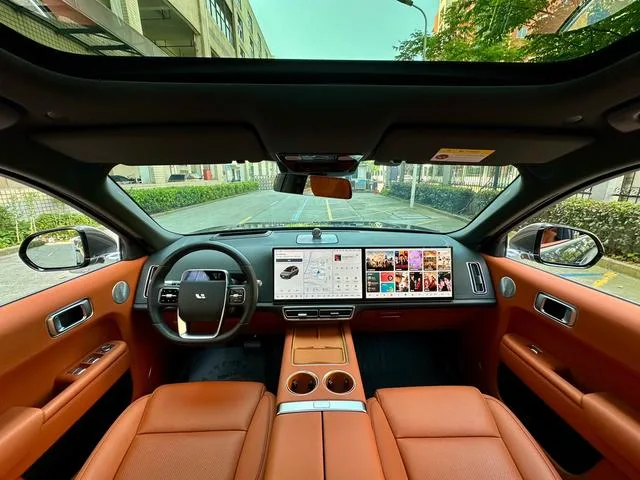 Li Auto L8 2023 Pro version interior photo 16