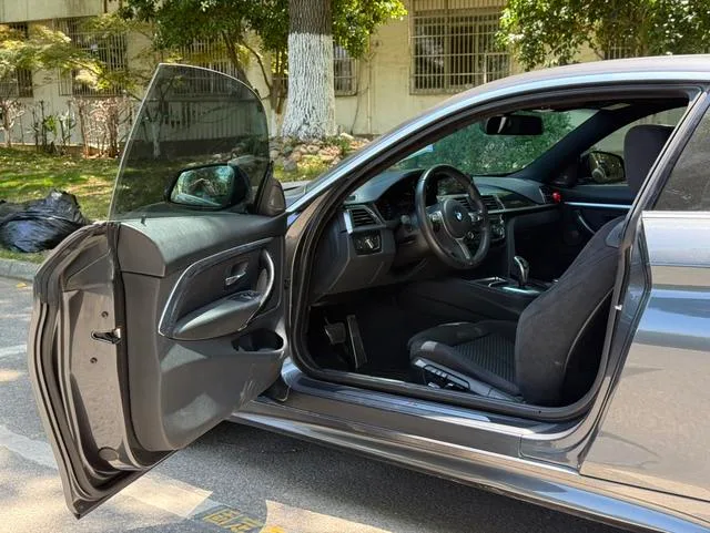BMW 4 Series 2019 425i M Sports suit exterior photo 9