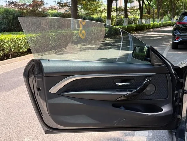 BMW 4 Series 2019 425i M Sports suit interior photo 12