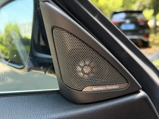 BMW 4 Series 2019 425i M Sports suit interior photo 13