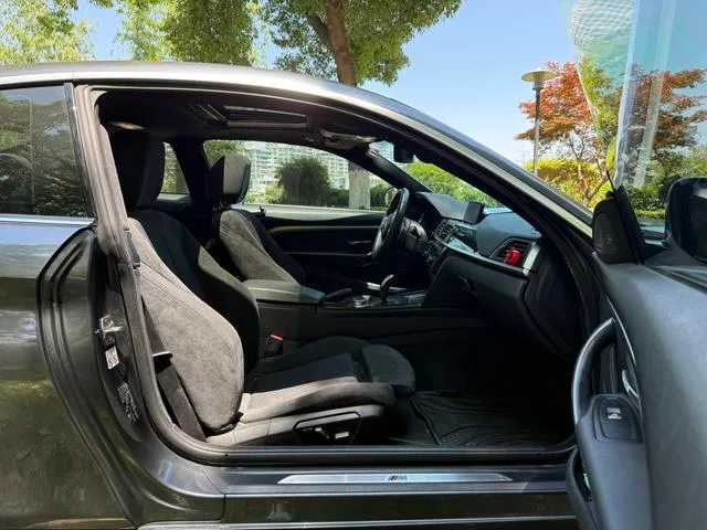 BMW 4 Series 2019 425i M Sports suit interior photo 17