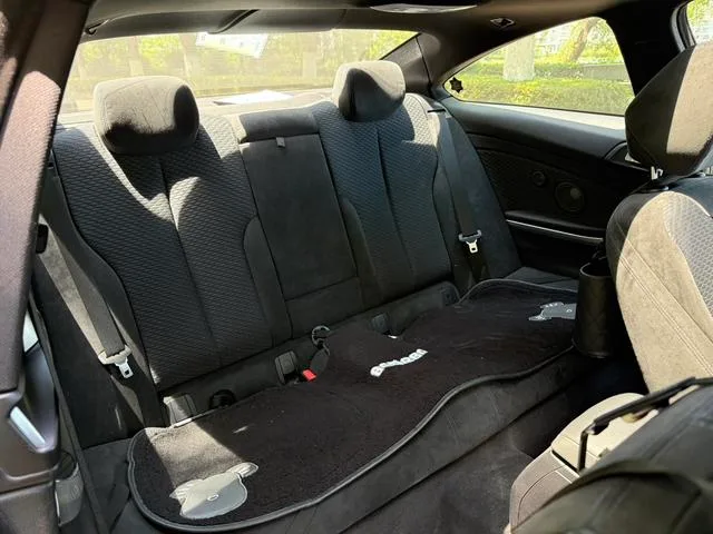 BMW 4 Series 2019 425i M Sports suit interior photo 18
