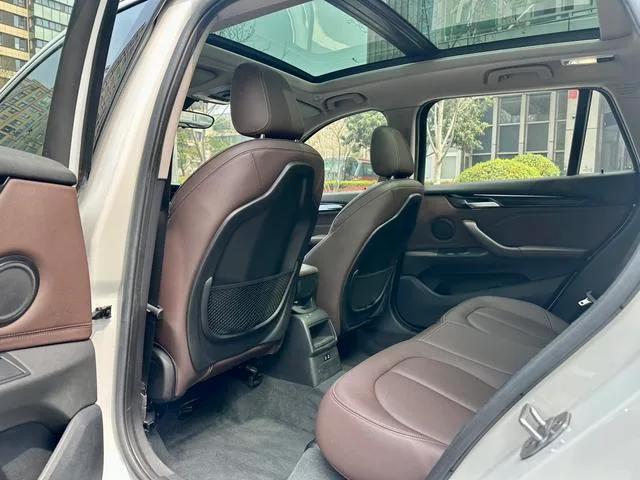 BMW X1 2020 sDrive20Li Fashionable exterior photo 5
