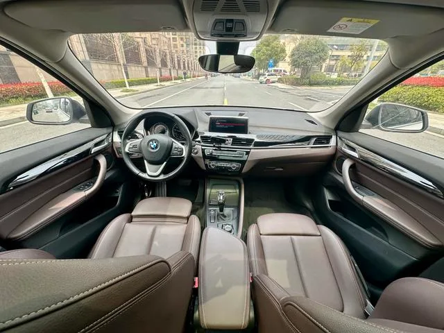 BMW X1 2020 sDrive20Li Fashionable interior photo 7