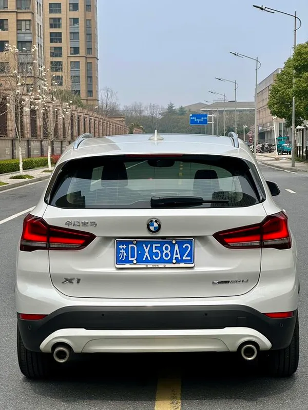 BMW X1 2020 sDrive20Li Fashionable interior photo 10