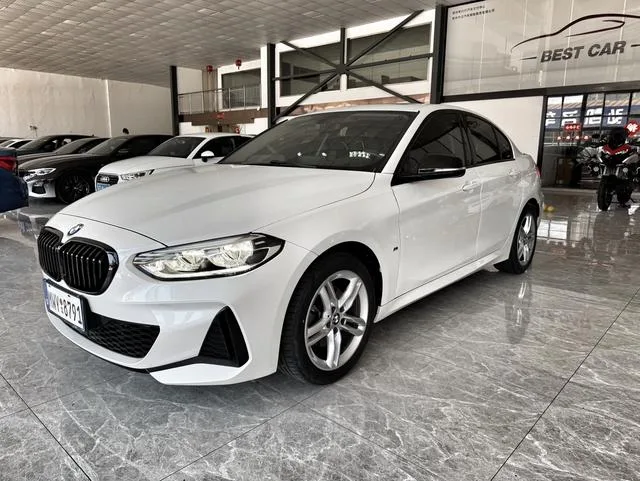BMW 1 Series 2021 120i M Sports Obsidian Night Edition exterior photo 1 BMW 1 Series 2021 120i M Sports Obsidian Night Edition exterior photo 1