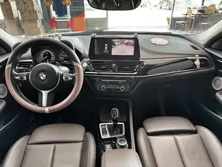 BMW 1 Series 2021 120i M Sports Obsidian Night Edition interior photo 8 BMW 1 Series 2021 120i M Sports Obsidian Night Edition interior photo 8