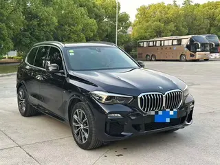 BMW X5 2021 Restyling xDrive30i M Sports suit exterior photo 2