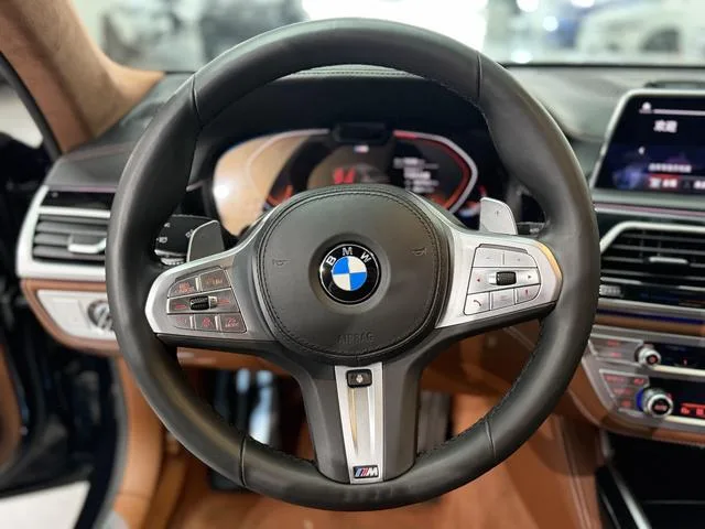 BMW 7 Series 2019 Restyling 740Li xDrive Administrative M Sports suit interior photo 12 BMW 7 Series 2019 Restyling 740Li xDrive Administrative M Sports suit interior photo 12