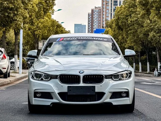 BMW 3 Series 2018 320i M Sports suit exterior photo 2