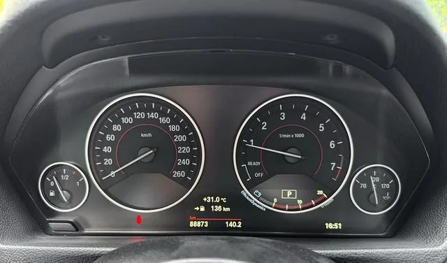 BMW 3 Series 2018 320i M Sports suit exterior photo 8