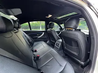 BMW 3 Series 2018 320i M Sports suit interior photo 10