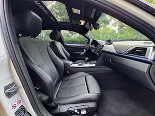BMW 3 Series 2018 320i M Sports suit interior photo 14