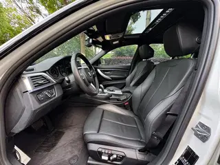 BMW 3 Series 2018 320i M Sports suit interior photo 17