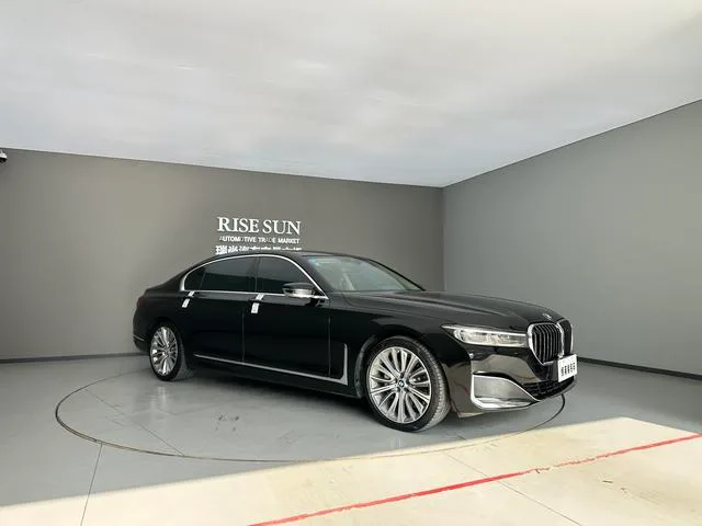 BMW 7 Series 2019 Restyling 740Li Leading Type Luxury Set exterior photo 3