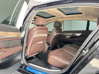 BMW 7 Series 2019 Restyling 740Li Leading Type Luxury Set interior photo 6