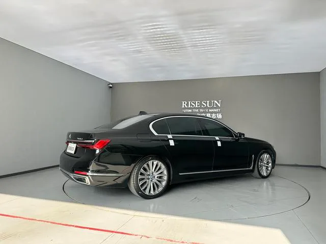 BMW 7 Series 2019 Restyling 740Li Leading Type Luxury Set interior photo 9