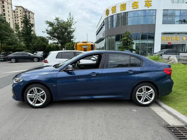 BMW 1 Series 2021 120i M Sports Obsidian Night Edition exterior photo 3 BMW 1 Series 2021 120i M Sports Obsidian Night Edition exterior photo 3