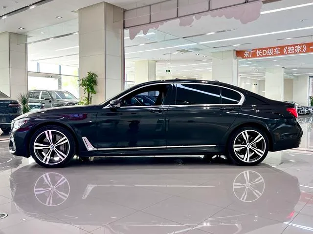 BMW 7 Series 2018 750Li xDrive M Sports suit exterior photo 3