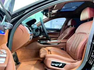 BMW 7 Series 2018 750Li xDrive M Sports suit interior photo 6