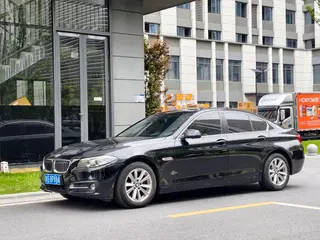 BMW 5 Series 2014 520i Elegant style