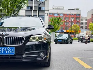 BMW 5 Series 2014 520i Elegant style exterior photo 7