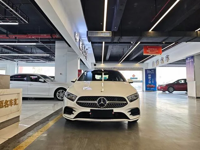 Mercedes-Benz A-Class 2022 Reforma A 200 L Edición de moda de coche deportivo exterior foto 2