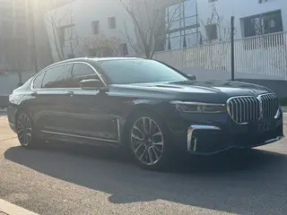 BMW 7 Series 2021 740Li Leading Type M Sports suit exterior photo 3