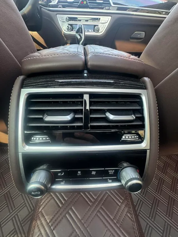 BMW 7 Series 2021 740Li Leading Type M Sports suit interior photo 9