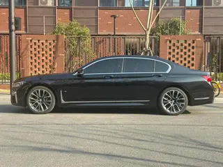 BMW 7 Series 2021 740Li Leading Type M Sports suit interior photo 12