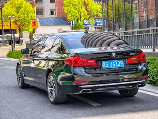 BMW 5 Series 2018 530Li Premium Class Luxury Set exterior photo 3