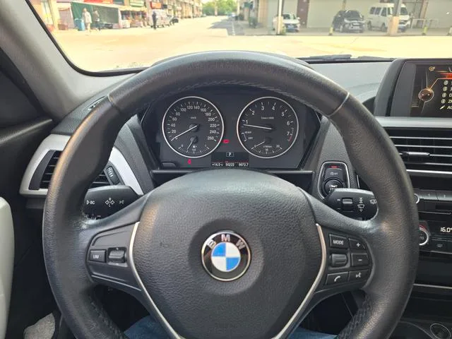 BMW 1 Series (Imported) 2016 120i Leading Type interior photo 8 BMW 1 Series (Imported) 2016 120i Leading Type interior photo 8