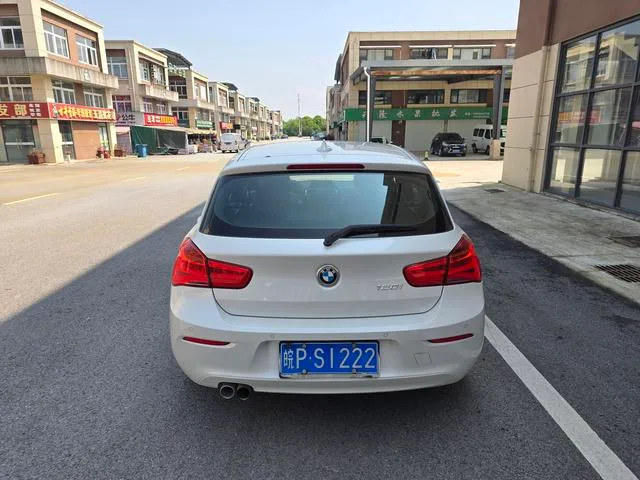 BMW 1 Series (Imported) 2016 120i Leading Type interior photo 10 BMW 1 Series (Imported) 2016 120i Leading Type interior photo 10