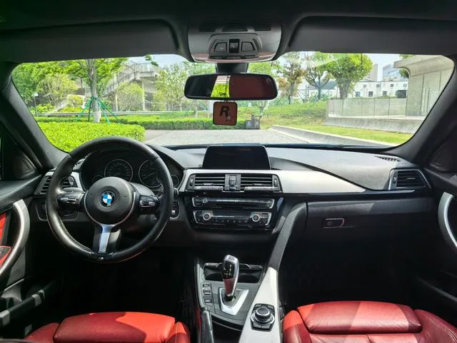 BMW 3 Series 2017 320Li M Deporte interior foto 6