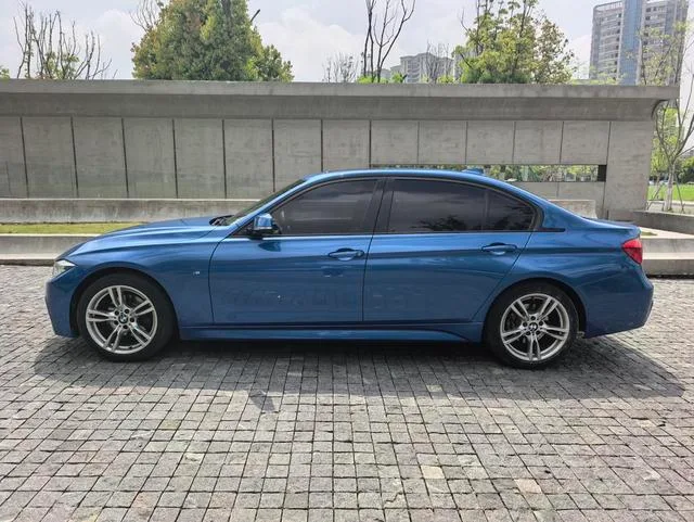 BMW 3 Series 2017 320Li M Deporte interior foto 10