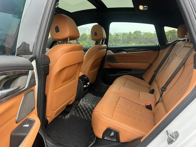 BMW 6 Series GT 2019 630i M Conjunto deportivo interior foto 6 BMW 6 Series GT 2019 630i M Conjunto deportivo interior foto 6