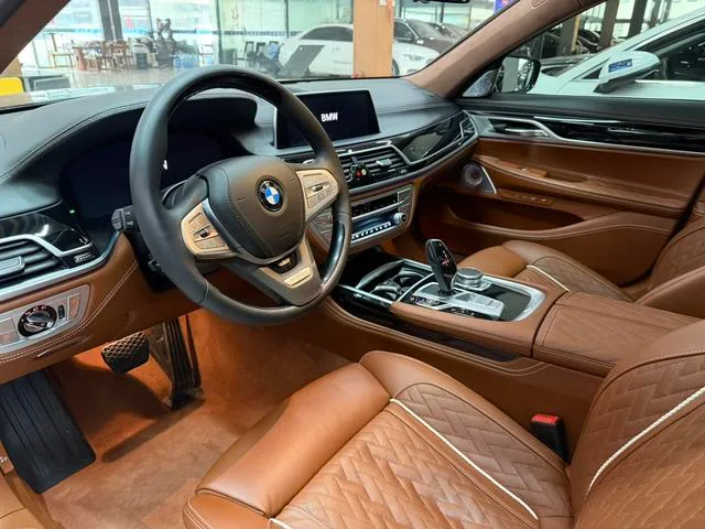 BMW 7 Series 2019 Модификация 740Li xDrive Административный тип Роскошный набор экстерьер фото 4