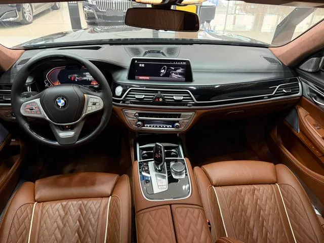 BMW 7 Series 2019 Модификация 740Li xDrive Административный тип Роскошный набор интерьер фото 9