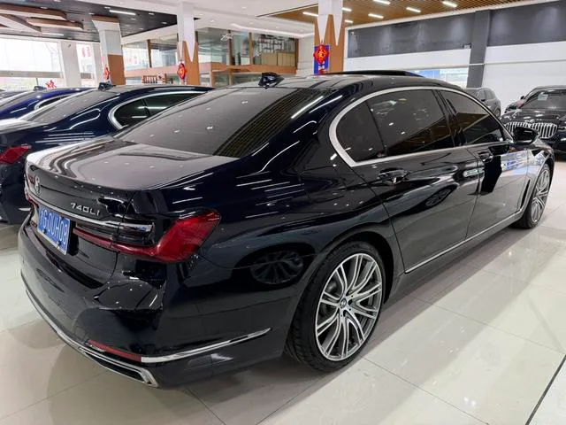 BMW 7 Series 2019 Модификация 740Li xDrive Административный тип Роскошный набор интерьер фото 13