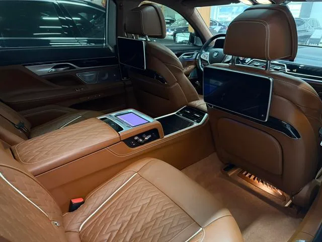 BMW 7 Series 2019 Модификация 740Li xDrive Административный тип Роскошный набор интерьер фото 14