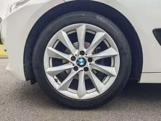 BMW 3 Series GT 2018 320i Модный тип интерьер фото 15
