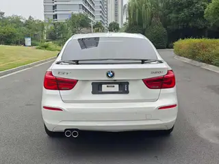 BMW 3 Series GT 2018 320i Модный тип интерьер фото 17