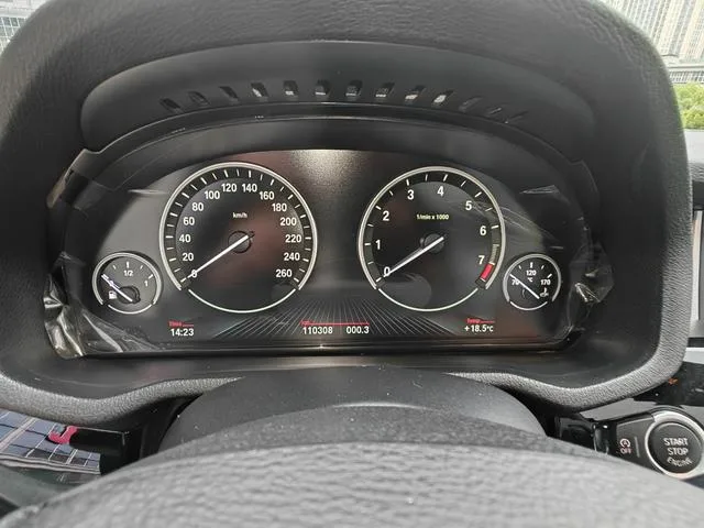 BMW X3 2016 xDrive20i M Deporte interior foto 8