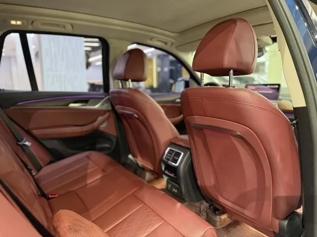 BMW X3 2022 xDrive30i Leading Type M Obsidian Night Suit interior photo 15