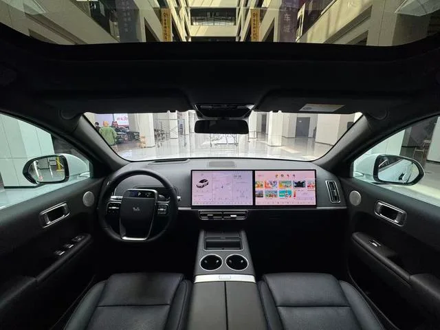 Li Auto L7 2023 Pro Edición interior foto 12