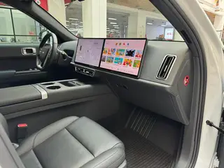 Li Auto L7 2023 Pro Edición interior foto 18